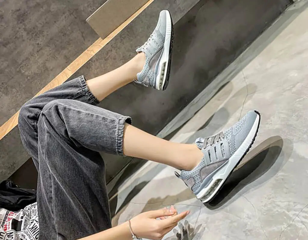 Fashionable, stylish, sport shoes, running shoes, everyday sneakers, breathable design, aircushioning, heel support, elastic closure, easy slip in. grey trainers