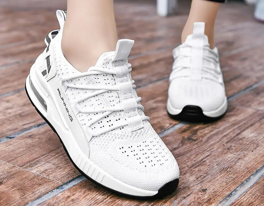 White Sneakair III Running shoes white with easy slip in design and elastic shoe laces for easy fit.